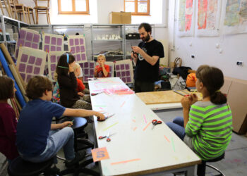 Warsztaty podczas których dzieci mogły samodzielnie stworzyć instrumenty muzyczne. / Wojciech Habdas / Radio Kielce