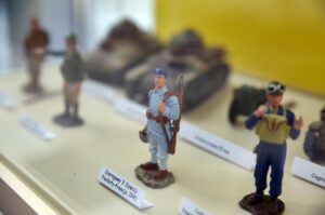 Wystawa modeli i militariów z czasów II Wojny Światowej / Stanisław Blinstrub / Radio Kielce