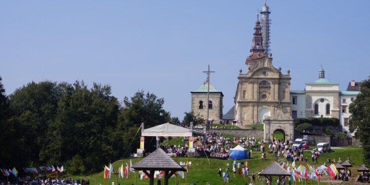 Uroczyste otwarcie wieży na Świętym Krzyżu (7 września 2014 r.) / Włodzimierz Batóg / Radio Kielce