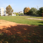 Boisko przy Szkole Podstawowej nr 34 w Kielcach (7 października 2014 r.) / Piotr Michalski / Radio Kielce