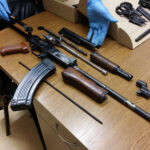 Arsenał broni i amunicji zabezpieczony przez policję / KWP Kielce