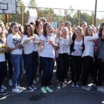 10.10.2014 Happening w 4 LO. Szkoła walczy o pieniądze z budżetu obywatelskiego na remont boiska / Stanisław Blinstrub / Radio Kielce