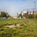 Boisko przy Szkole Podstawowej nr 34 w Kielcach (7 października 2014 r.) / Piotr Michalski / Radio Kielce