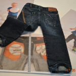 Dżinsowe spodenki dziecięce i lampa, wykonana z betonowej okładziny - produkty zaprojektowane przez studentów w KPT trafiły do produkcji