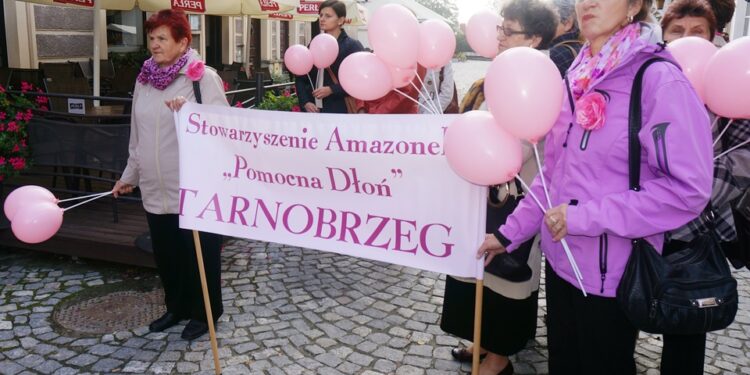 18.10.2014 Marsz Amazonek w Sandomierzu / Grażyna Szlęzak-Wójcik / Radio Kielce