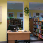 Nadanie bibliotece miejskiej w Ożarowie imienia Witolda Gombrowicza / Teresa Czajkowska / Radio Kielce