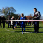 Murawa ze Stadionu Narodowego trafiła na boisko w Sarnówku / Teresa Czajkowska / Radio Kielce