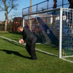 Murawa ze Stadionu Narodowego trafiła na boisko w Sarnówku / Teresa Czajkowska / Radio Kielce