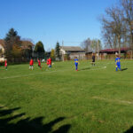 Murawa ze Stadionu Narodowego trafiła na boisko w Sarnówku / Teresa Czajkowska / Radio Kielce