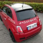 Fiat 500, ostatnio został stylistycznie nieco zmieniony / Robert Felczak / Radio Kielce