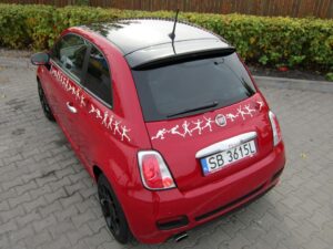 Fiat 500, ostatnio został stylistycznie nieco zmieniony / Robert Felczak / Radio Kielce