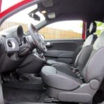 Fiat 500, ostatnio został stylistycznie nieco zmieniony / Robert Felczak / Radio Kielce