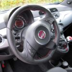 Fiat 500, ostatnio został stylistycznie nieco zmieniony / Robert Felczak / Radio Kielce