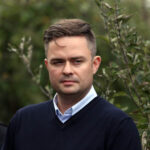 20.10.2014 Pawłów. Jarosław Kaczyński gościł w sadzie Waldemara Hamery. N/z Adam Hoffman / Stanisław Blinstrub / Radio Kielce