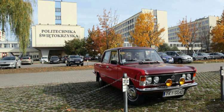 Jesień w Kielcach. Politechnika Świętokrzyska. / Wojciech Habdas / Radio Kielce