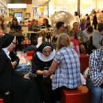 Akcja "Potrzebuję rodziców od zaraz" w Galerii Echo / Kamil Król / Radio Kielce