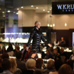 27.10.2013 Wieczór Modnych Filantropów. Pokaz marki Hexeline - Małgorzata Majecka-Kotwica, lekarz onkolog.  / Wojciech Habdas / Radio Kielce