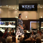 27.10.2013 Wieczór Modnych Filantropów. Pokaz marki Hexeline - Barbara Słapek, właścicielka Perfumerii For You. / Wojciech Habdas / Radio Kielce