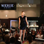 27.10.2013 Wieczór Modnych Filantropów. Pokaz marki Hexeline - Agnieszka Makuch, bizneswoman. / Wojciech Habdas / Radio Kielce