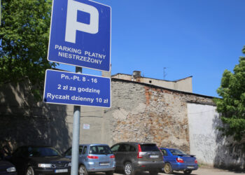 Parking pomiędzy ulicami Bodzentyńską, a Kaczyńskiego w Kielcach / Kamil Król / Radio Kielce