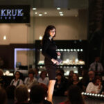 27.10.2013 Wieczór Modnych Filantropów. Pokaz marki Hexeline - Magdalena Fudala, bizneswoman. / Wojciech Habdas / Radio Kielce