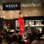 27.10.2013 Wieczór Modnych Filantropów. Pokaz marki Hexeline - Halina Brodecka, lekarz dermatolog.  / Wojciech Habdas / Radio Kielce