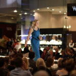 27.10.2013 Wieczór Modnych Filantropów. Pokaz marki Hexeline - Iwona Sabat, Urząd Miasta Kielce. / Wojciech Habdas / Radio Kielce