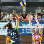 Inauguracja Orlen Ligi siatkarek: KSZO Ostrowiec - Atom Trefl Sopot / Maciej Makuła / Radio Kielce