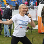 III Kielecka Dycha. Rozgrzewkę przed biegiem prowadziła Iwona Wenta / Maciej Makuła / Radio Kielce