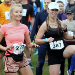 III Kielecka Dycha. Rozgrzewka przed biegiem / Maciej Makuła / Radio Kielce