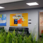 Wernisaż wystawy prac Jaśminy Parkity – ilustratorki, malarki, graficzki i projektantki mody pochodzącej z Kielc. / Wojciech Habdas / Radio Kielce