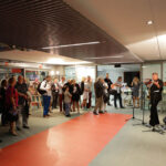 Wernisaż wystawy prac Jaśminy Parkity – ilustratorki, malarki, graficzki i projektantki mody pochodzącej z Kielc. Włodek Kiniorski / Wojciech Habdas / Radio Kielce