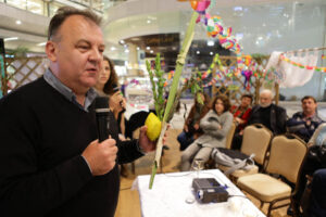 Symboliczny namiot, nawiązujący do żydowskiego święta Sukkot stanął w Galerii Korona w Kielcach. / Wojciech Habdas / Radio Kielce