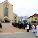 25.10.2014 Skarżysko-Kamienna. Sanktuarium Ostrobramskie Bazyliką Mniejszą. Uroczysta Msza św. pod przewodnictwem ks. kard. Gerharda Mullera / Wojciech Habdas / Radio Kielce