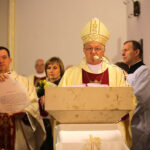 25.10.2014 Skarżysko-Kamienna. Sanktuarium Ostrobramskie Bazyliką Mniejszą. Uroczysta Msza św. pod przewodnictwem ks. kard. Gerharda Mullera / Wojciech Habdas / Radio Kielce