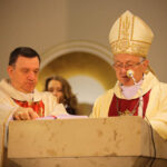 25.10.2014 Skarżysko-Kamienna. Sanktuarium Ostrobramskie Bazyliką Mniejszą. Uroczysta Msza św. pod przewodnictwem ks. kard. Gerharda Mullera / Wojciech Habdas / Radio Kielce