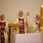 25.10.2014 Skarżysko-Kamienna. Sanktuarium Ostrobramskie Bazyliką Mniejszą. Uroczysta Msza św. pod przewodnictwem ks. kard. Gerharda Mullera / Wojciech Habdas / Radio Kielce