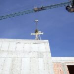 09.10.2014 Uroczystość postawienie wiechy na Hali sportowej UJK / Stanisław Blinstrub / Radio Kielce