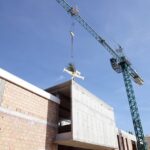 09.10.2014 Uroczystość postawienie wiechy na Hali sportowej UJK / Stanisław Blinstrub / Radio Kielce