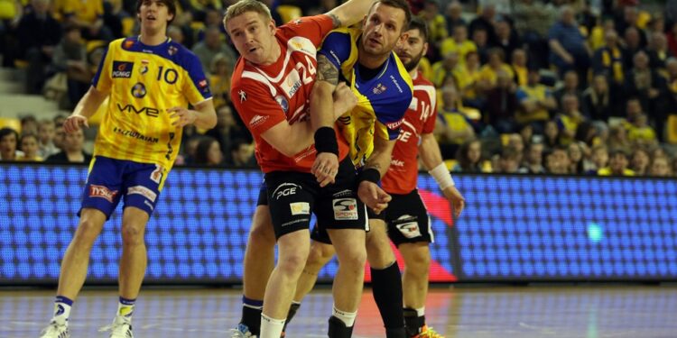 Vive Targi Kielc pokonały we własnej hali Stal Mielec 43:33, prowadząc do prezerwy 19:18. / Stanisław Blinstrub / Radio Kielce