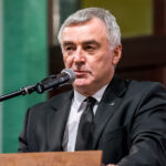 26.11.2014 Skarżysko-Kamienna. Przewodniczący klubu parlamentarnego PiS - Mariusz Błaszczak udzielił poparcia, ubiegającemu się o ponowny wybór prezydentowi Skarżyska-Kamiennej Romanowi Wojcieszkowi. / Skarżysko24.pl