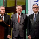 26.11.2014 Skarżysko-Kamienna. Przewodniczący klubu parlamentarnego PiS - Mariusz Błaszczak udzielił poparcia, ubiegającemu się o ponowny wybór prezydentowi Skarżyska-Kamiennej Romanowi Wojcieszkowi. / Skarżysko24.pl