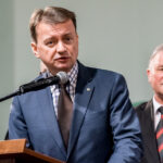 26.11.2014 Skarżysko-Kamienna. Przewodniczący klubu parlamentarnego PiS - Mariusz Błaszczak udzielił poparcia, ubiegającemu się o ponowny wybór prezydentowi Skarżyska-Kamiennej Romanowi Wojcieszkowi. / Skarżysko24.pl