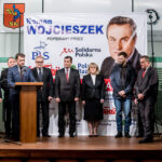 26.11.2014 Skarżysko-Kamienna. Przewodniczący klubu parlamentarnego PiS - Mariusz Błaszczak udzielił poparcia, ubiegającemu się o ponowny wybór prezydentowi Skarżyska-Kamiennej Romanowi Wojcieszkowi. / Skarżysko24.pl