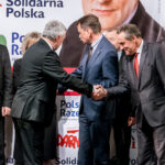 26.11.2014 Skarżysko-Kamienna. Przewodniczący klubu parlamentarnego PiS - Mariusz Błaszczak udzielił poparcia, ubiegającemu się o ponowny wybór prezydentowi Skarżyska-Kamiennej Romanowi Wojcieszkowi. / Skarżysko24.pl