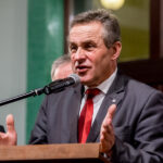 26.11.2014 Skarżysko-Kamienna. Przewodniczący klubu parlamentarnego PiS - Mariusz Błaszczak udzielił poparcia, ubiegającemu się o ponowny wybór prezydentowi Skarżyska-Kamiennej Romanowi Wojcieszkowi. / Skarżysko24.pl