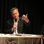 27.11.2014 Kielce. Promocja książki Sławomira Rogowskiego "Widok z dachu" w DK Zameczek. / Piotr Michalski / Radio Kielce