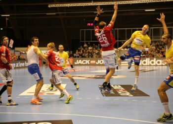 16.11.2014 Aalborg Handball - Vive Tauron Kielce 25:27 / Jarosław Dragan / Radio Kielce