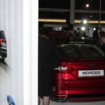 Premiera modeli Forda Focusa i Mondeo w kieleckim salonie / Robert Felczak / Radio Kielce