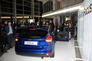 Premiera modeli Forda Focusa i Mondeo w kieleckim salonie / Robert Felczak / Radio Kielce